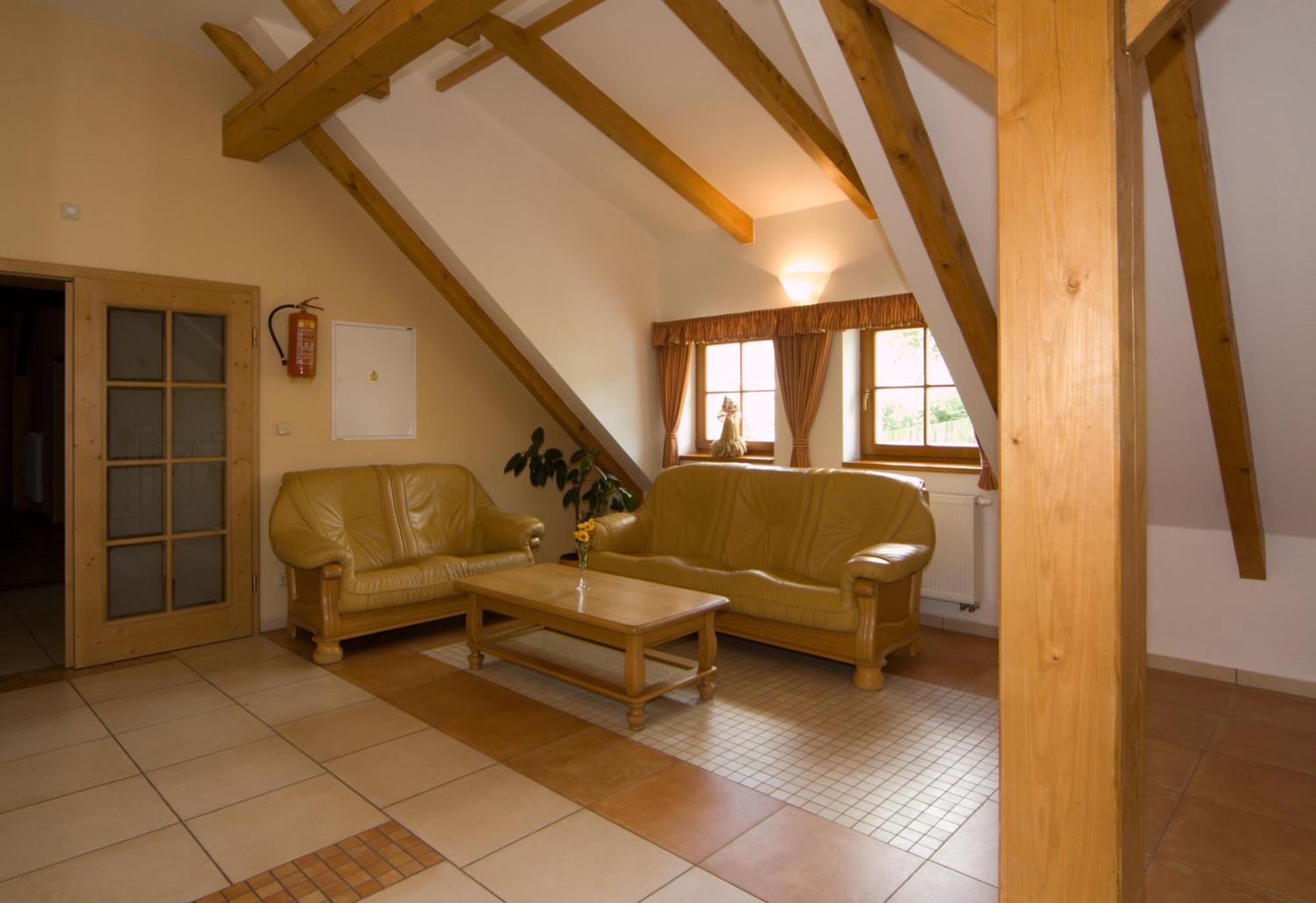Hotelovy A Jezdecky Areal Dvur Krutenice Room photo