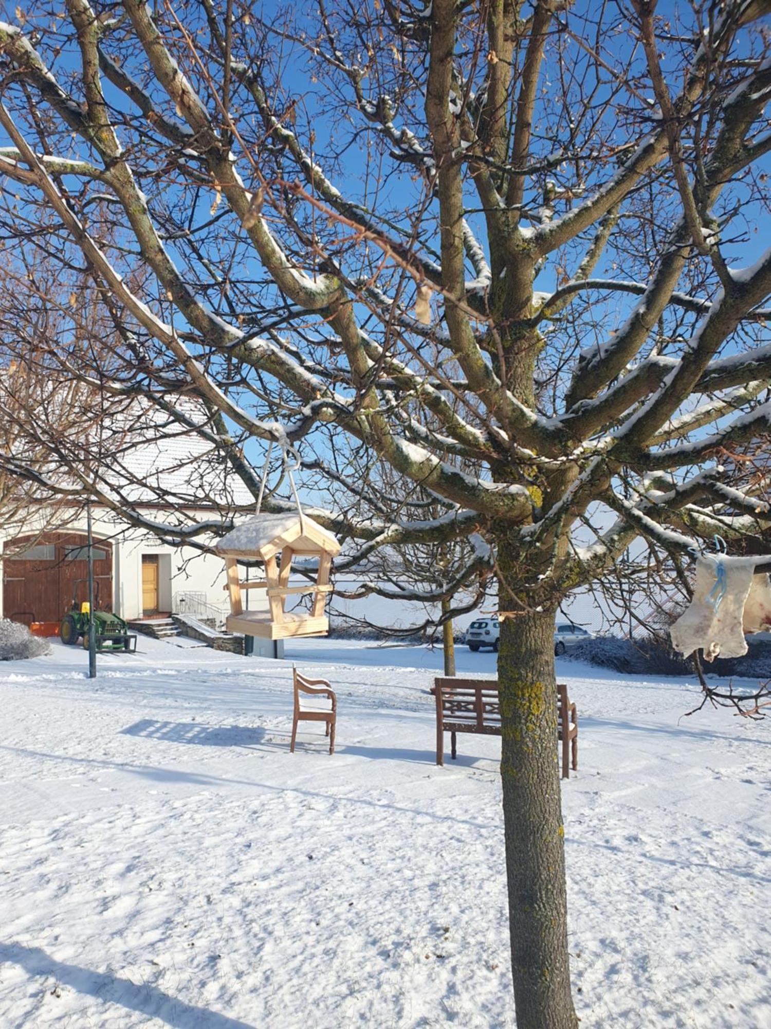 Hotelovy A Jezdecky Areal Dvur Krutenice Exterior photo