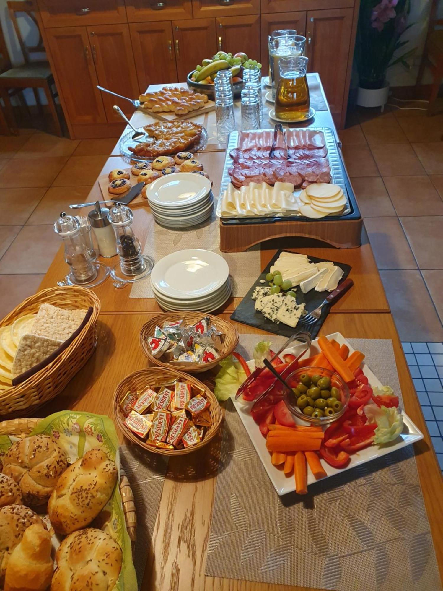 Hotelovy A Jezdecky Areal Dvur Krutenice Exterior photo
