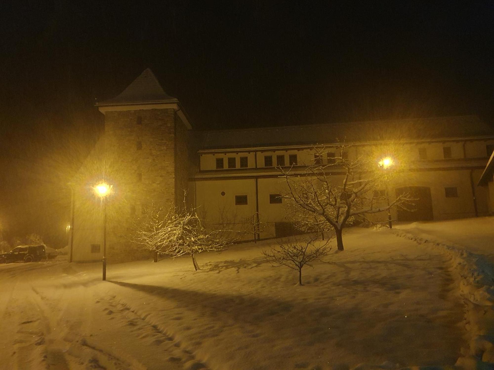 Hotelovy A Jezdecky Areal Dvur Krutenice Exterior photo
